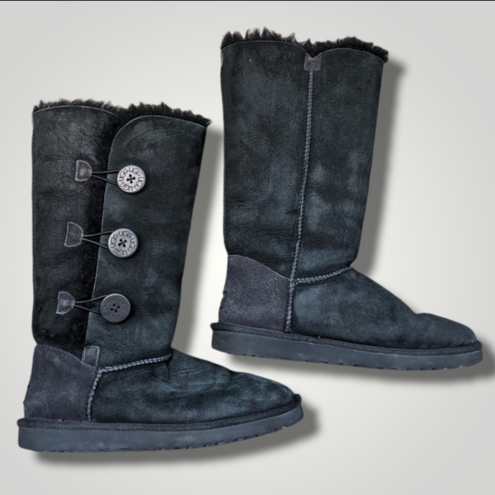 UGG Bailey Button Triplet Black Sz 8